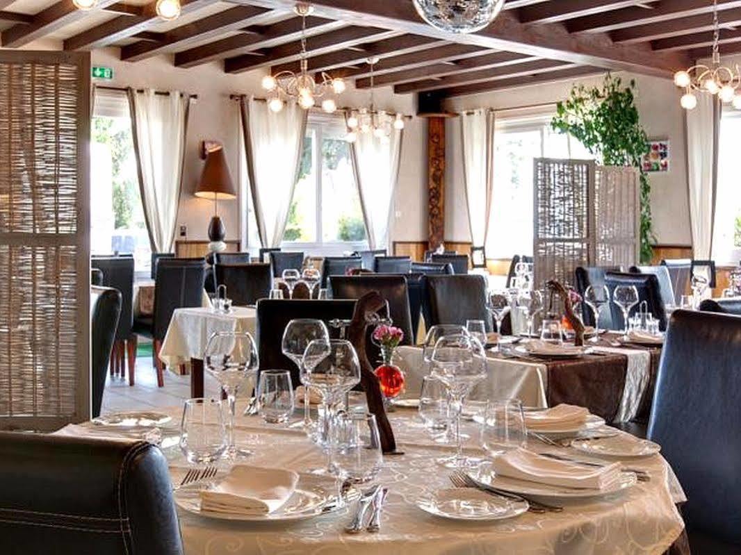 Logis Hotel Centrotel Et Spa Bulles D'Allier Montmarault Kültér fotó