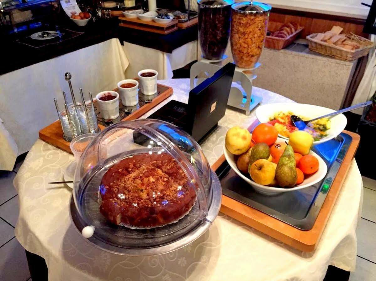 Logis Hotel Centrotel Et Spa Bulles D'Allier Montmarault Kültér fotó
